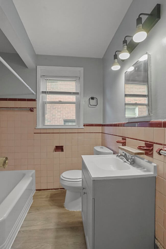 Building Photo - 18278 Manor