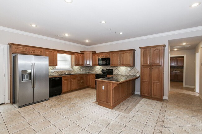 Building Photo - Stunning 3 Bedroom Home in Farmington