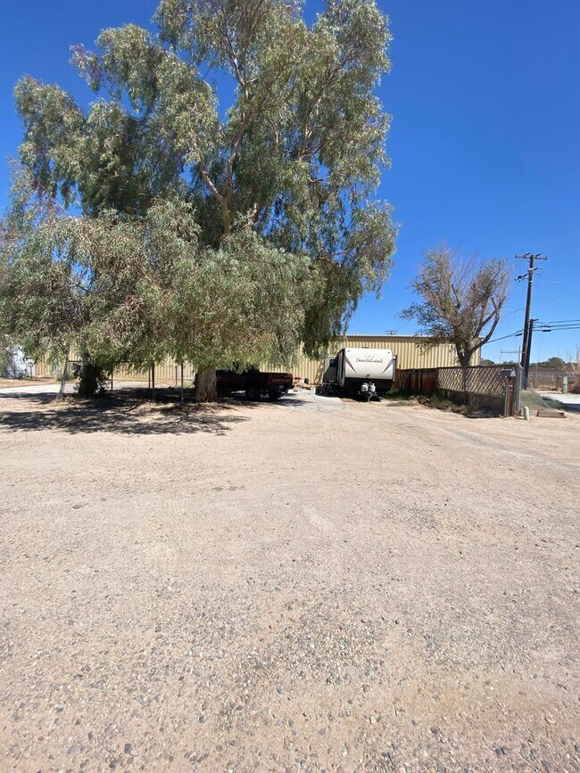 Building Photo - 415 W Ridgecrest Blvd