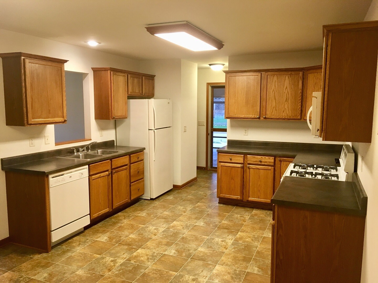 Building Photo - 928 Prairie St