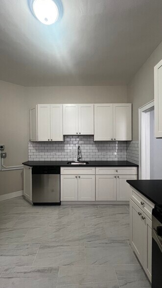 KITCHEN - 516 Monastery Pl