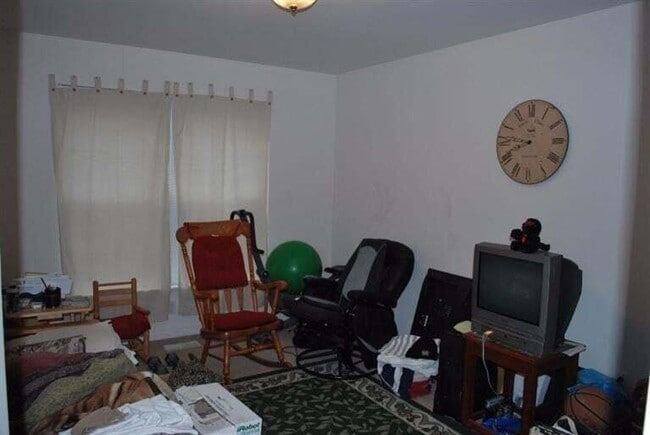 Building Photo - 581 Forest Hill Dr