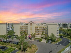 Building Photo - Solana Lake G501