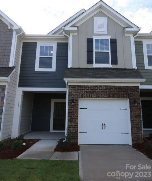 Primary Photo - 5211 Maynard Hl Dr