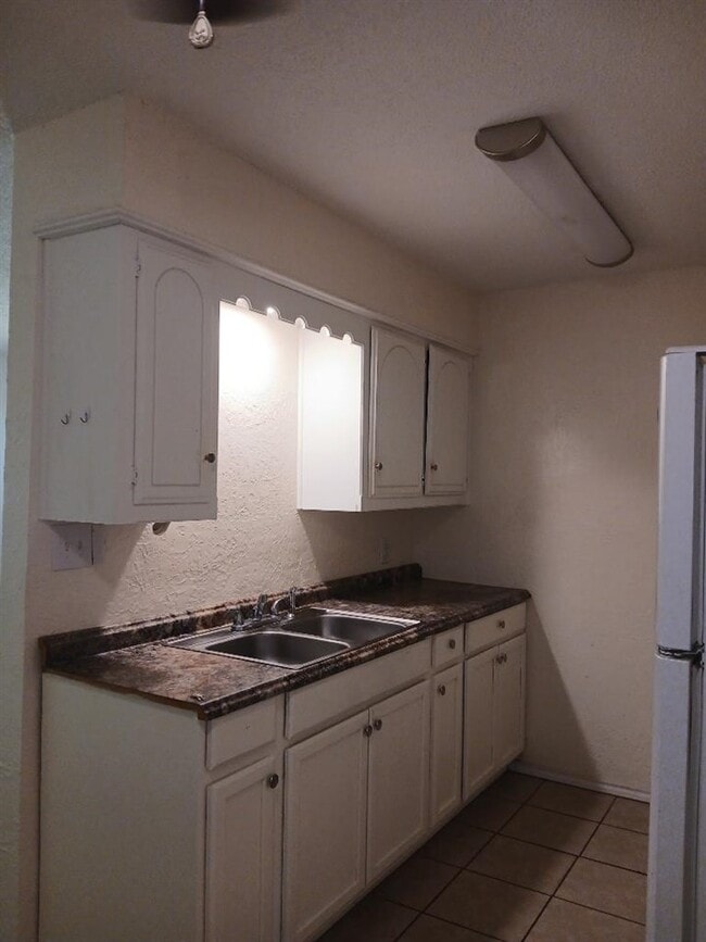 Building Photo - 2110 NW Lindy Ave