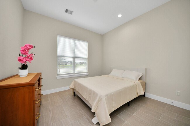 Building Photo - 2003 Marthoman Drive