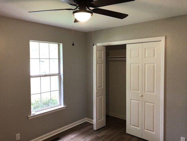 Building Photo - Charming 3BR Home with Spacious Yard in the Heart of Mount Juliet
