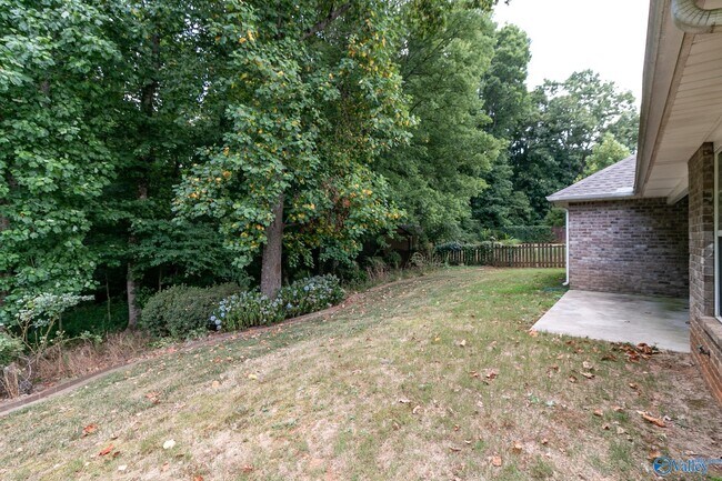 Building Photo - 124 NW Wittington Ln