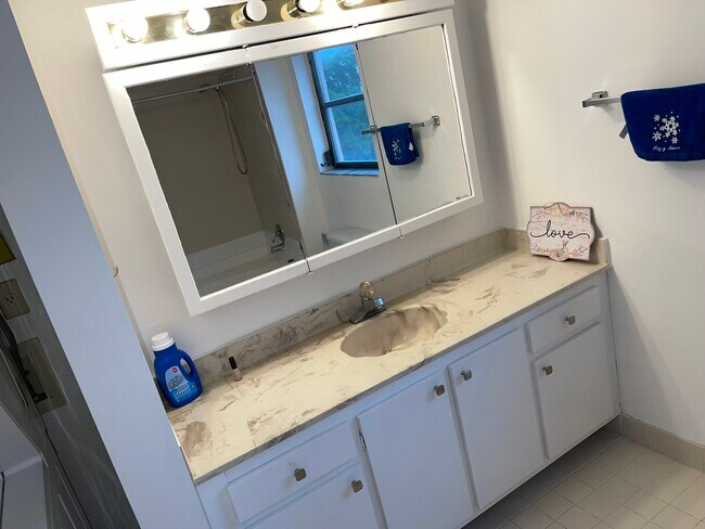 Building Photo - 20840 San Simeon Way