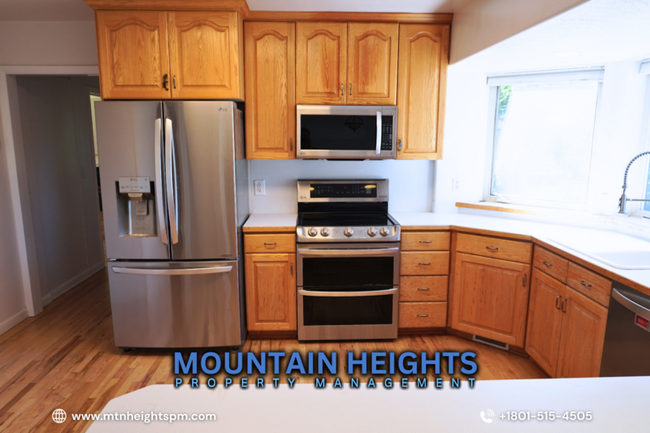 Building Photo - 2784 E Delsa Dr