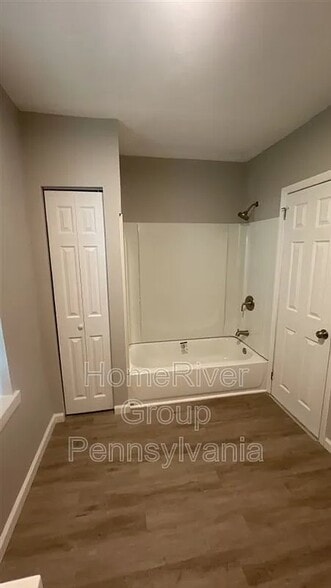 Building Photo - 1436 N Allison St