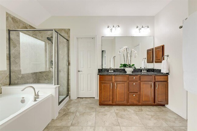 Building Photo - 12106 Coldwater Cove Ln