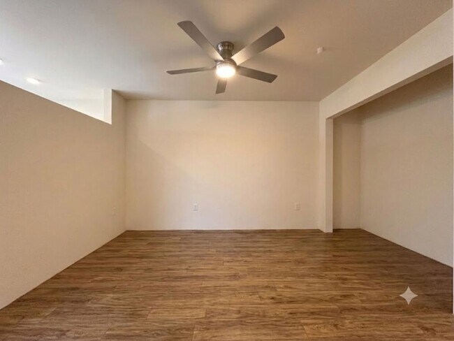 Building Photo - 881 Kimball Ln