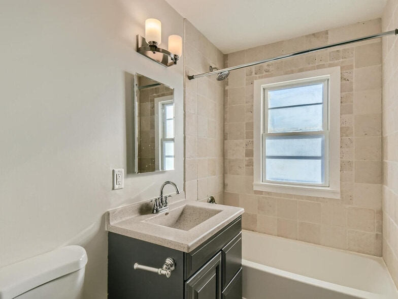 Building Photo - 1316 Oxford St