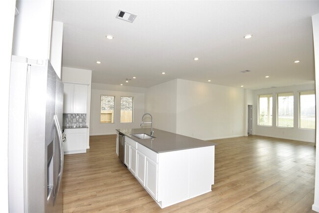 Building Photo - 15524 Leopard Lily Ln