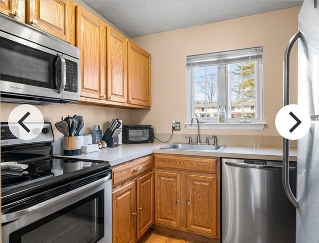 Building Photo - 2 Janet Rd