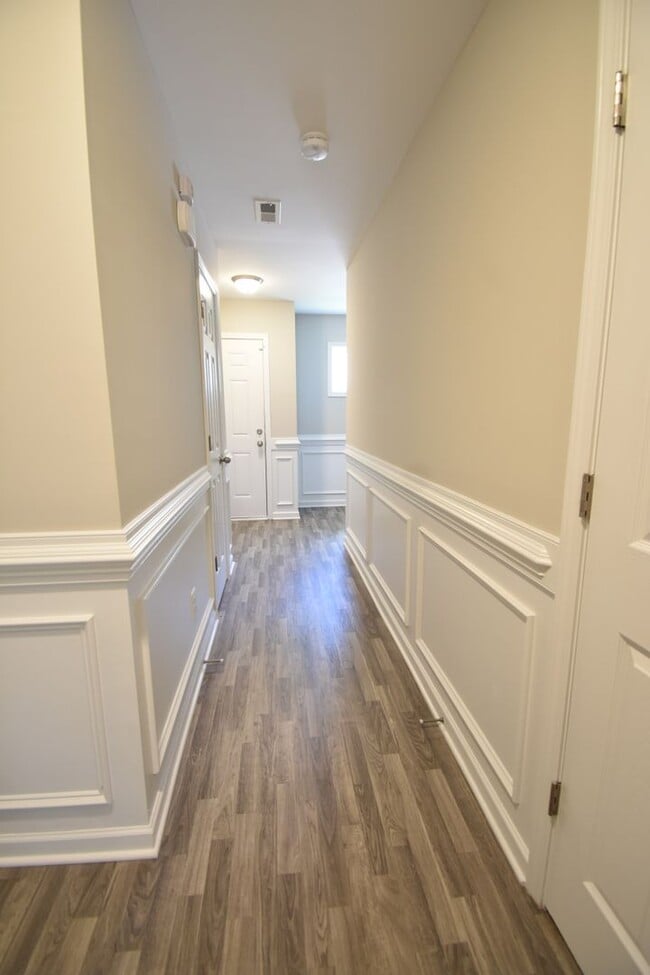 Building Photo - First Two Weeks Rent Free!! 3 Bedroom 2.5 Bathroom Townhome