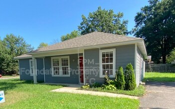 Building Photo - 3966 Battlefield Dr