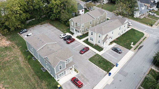 Primary Photo - Topper Heights