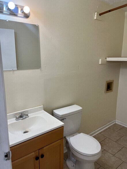 Building Photo - 5735 Aftonshire Dr