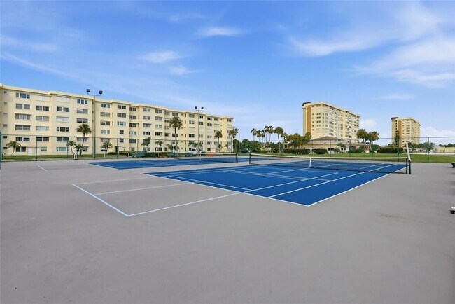 Building Photo - 4775 Cove Cir