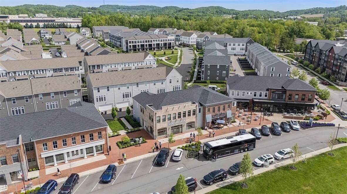 Building Photo - 303 Tillary Ln