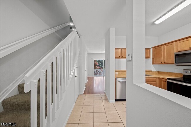 Building Photo - 8273 Pacific Beach Dr