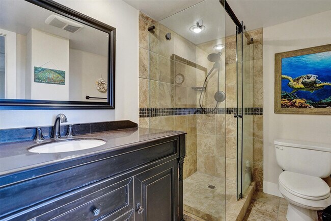 Building Photo - 3051 NE 48th St