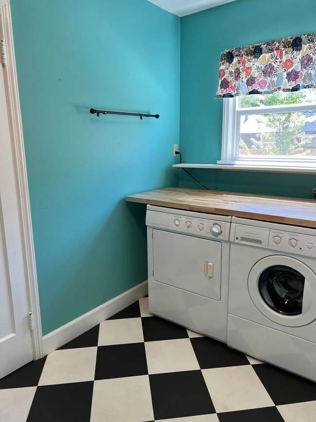 Building Photo - Move In Ready in Desirable Reno Neighborhood