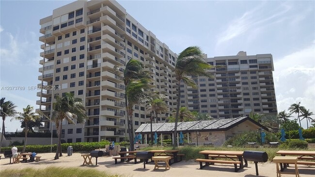 Building Photo - 4900 N Ocean Blvd