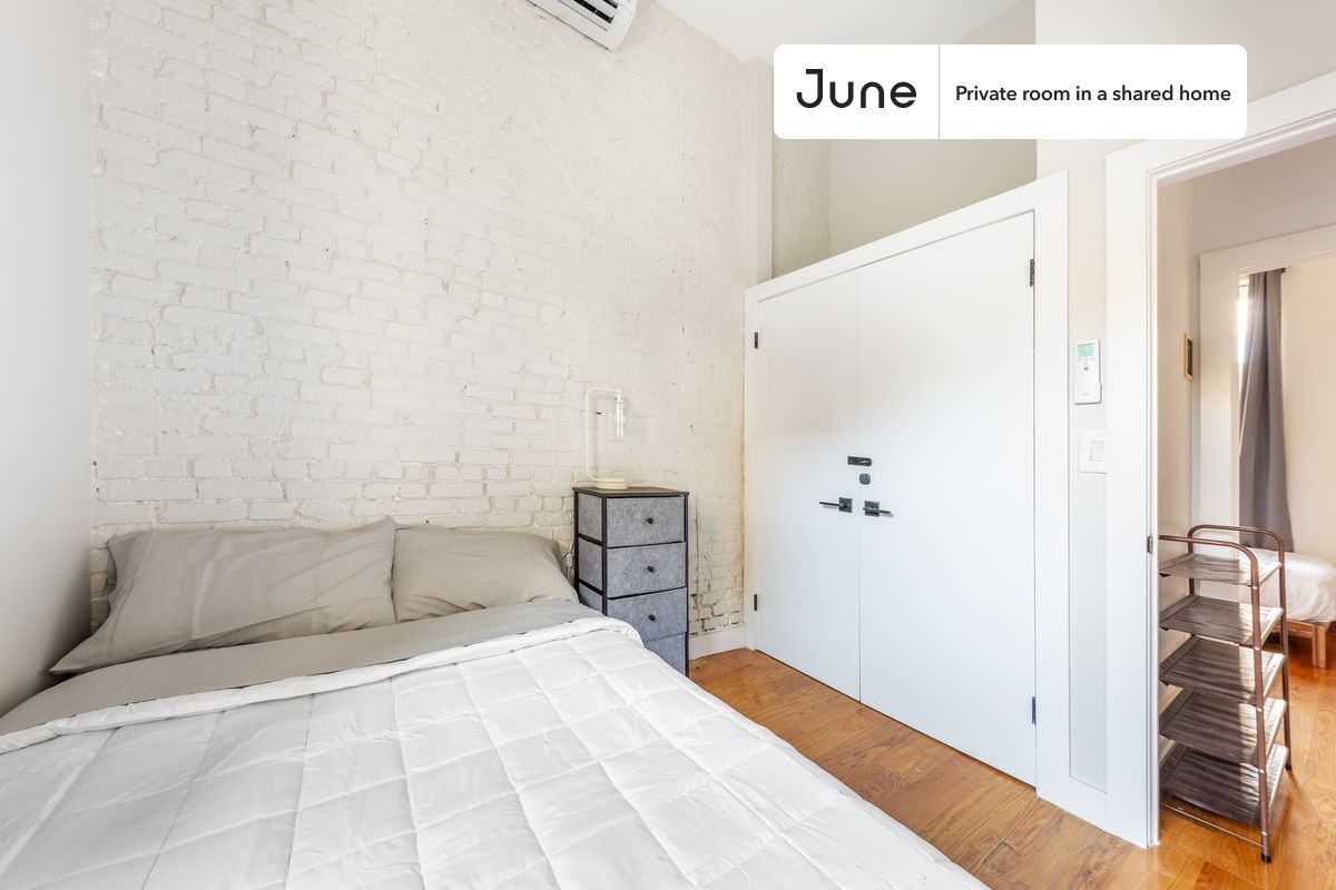 Building Photo - Room in Shared 4 bed/2 bath home