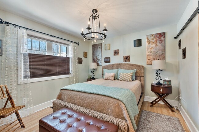 Building Photo - 21253 Lake George Blvd