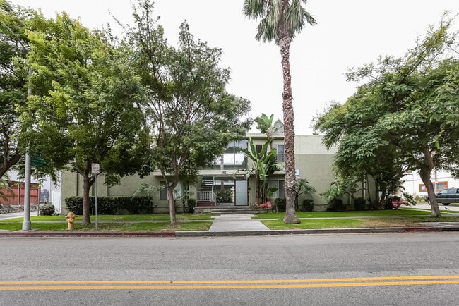 Building Photo - 2611 Ocean Ave