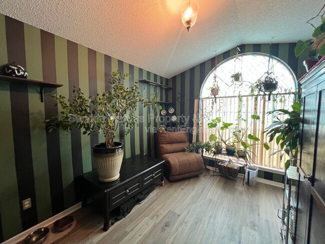 Building Photo - 2439 Redoubt Ave