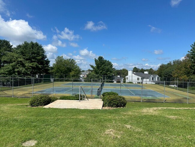 Building Photo - 1312 Twin Springs Ct