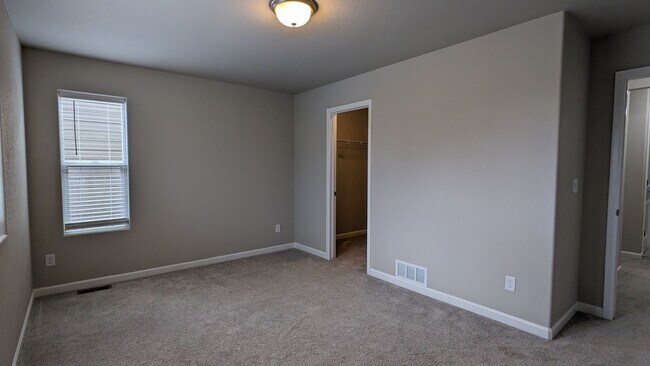 Building Photo - NEWER END UNIT TWO STORY TOWNHOME WITH A/C...