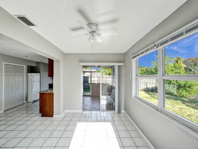 Building Photo - 8550 NW 27th Pl