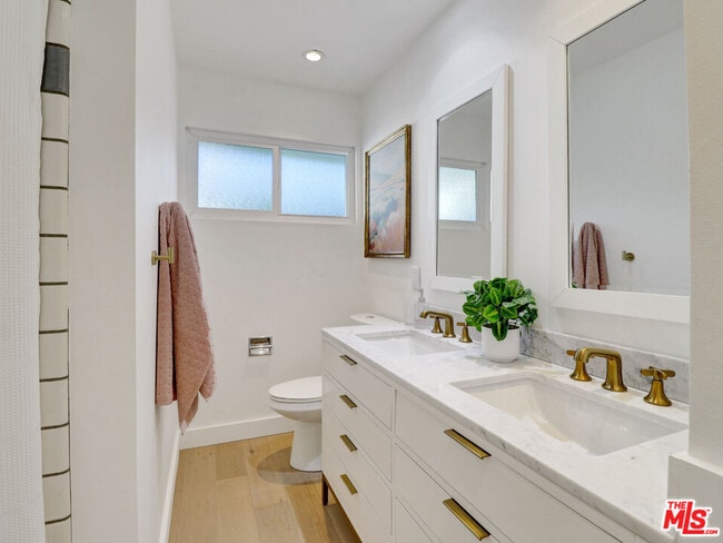 Building Photo - 39390 Marietta Cir