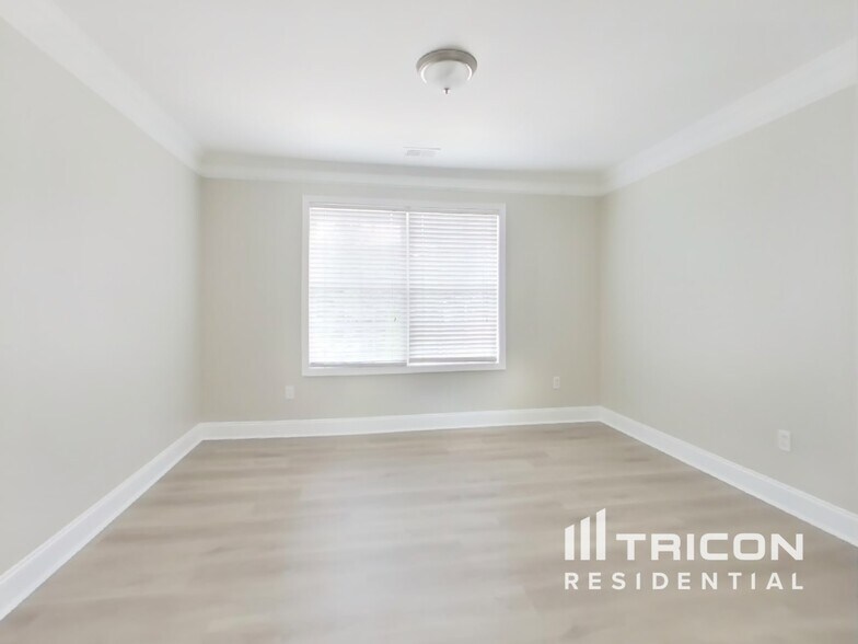 Building Photo - 107 Hearthstone Walk