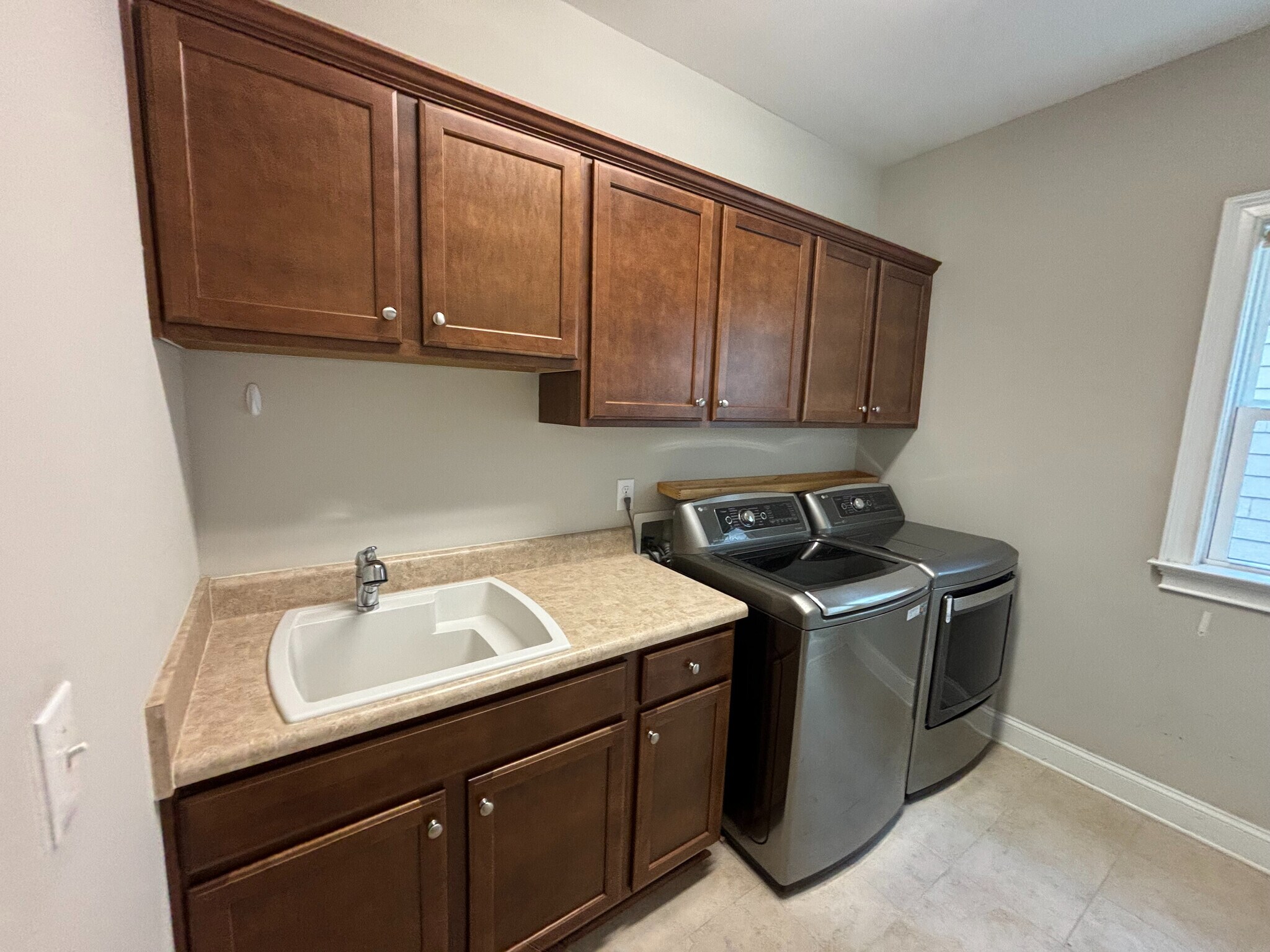Building Photo - Room in Single Family Home on Grande Chateau Ln