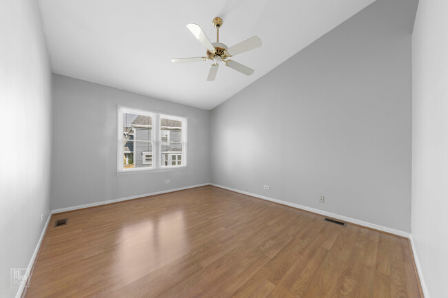 Building Photo - 26 Sarahs Grove Ln