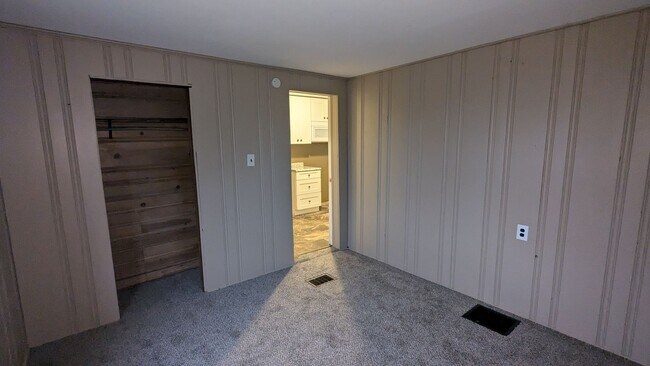 Building Photo - 3-Bedroom, 1-Bathroom Duplex Home for Rent in Perry