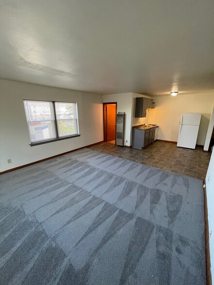 Building Photo - 4611 W National Ave