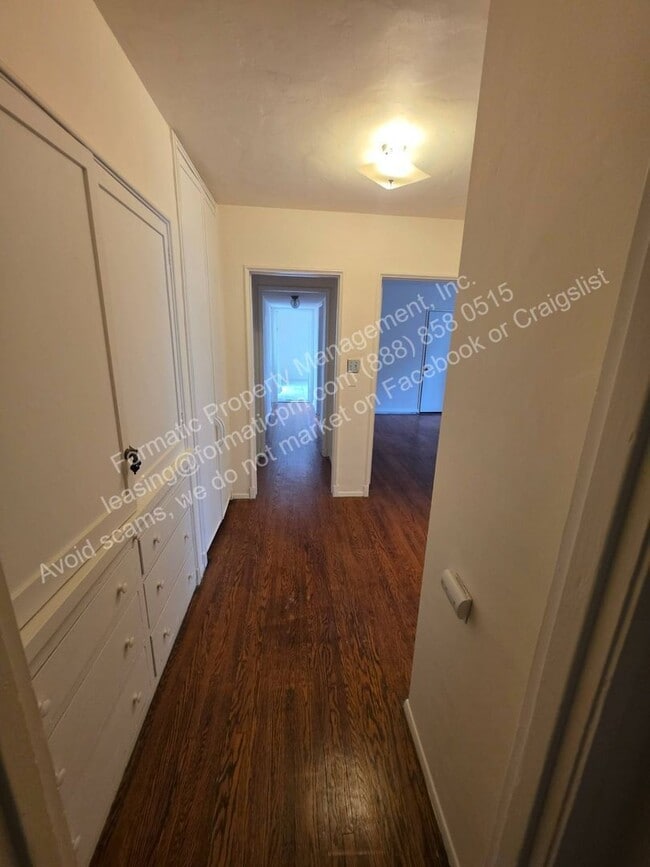 Building Photo - 1720 La Senda Pl