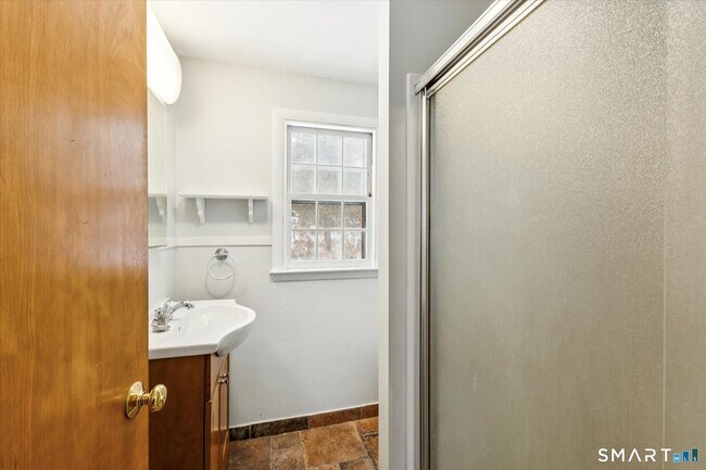 Building Photo - 361 Albany Turnpike