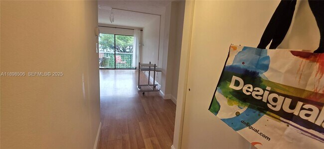 Building Photo - 1650 NE 115th St