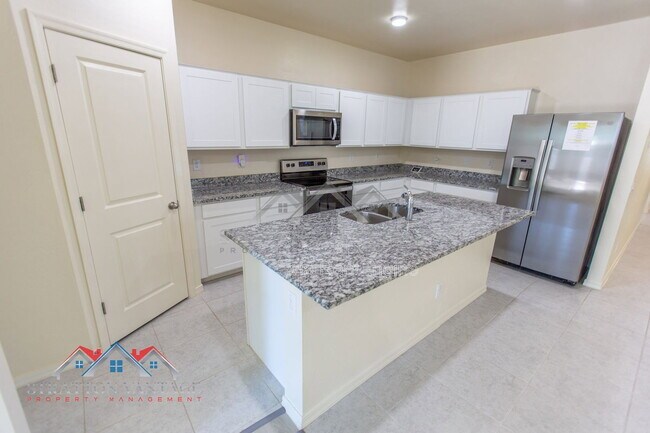 Building Photo - 5771 E Thetis Dr