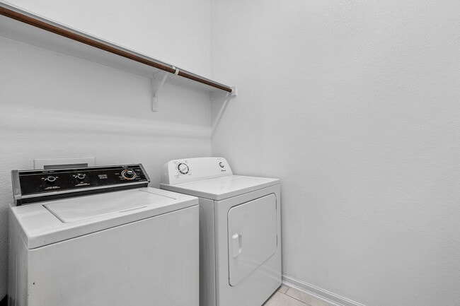 Building Photo - 18005 Pomelo Ln