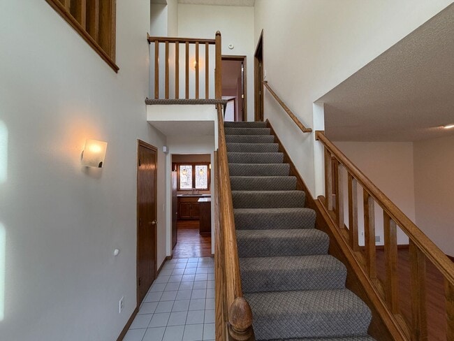 Building Photo - Beautiful 5 Bedroom 3 Bath Home for Rent in Lakeville!! Available NOW!