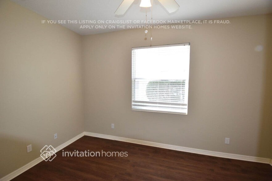 Building Photo - 7018 43rd Ave E